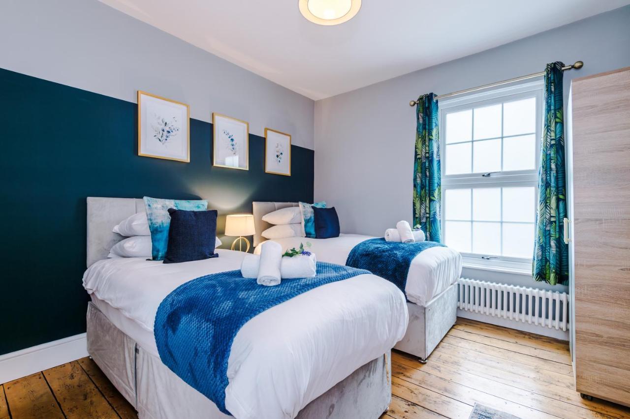 New! Gorgeous 2-Bed Home In Chester City Centre By 53 Degrees Property - Incredible Location, Ideal For Small Groups - Sleeps 6! Exterior foto